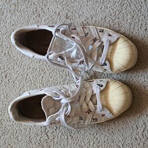 Adidas Womens White Beach Icons Sneakers with Beach Patterns